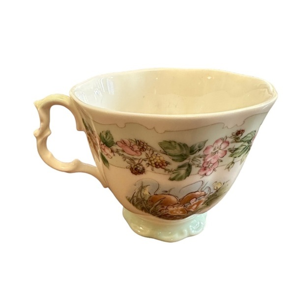 Royal Doulton Brambley Hedge 1997 Teacup Made in England